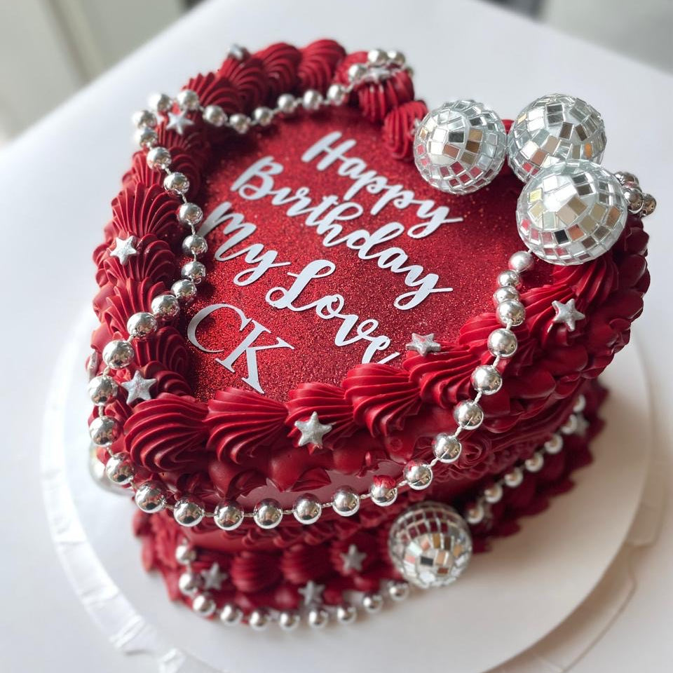 Design di biglietti di auguri di compleanno con torta | Vettore Premium Design di biglietti di auguri di compleanno con torta | Vettore Premium