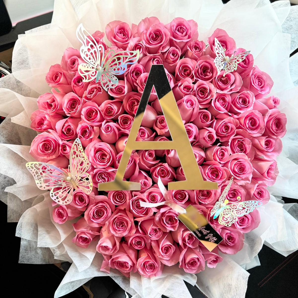 Luxury Pink Roses Bouquet - Personalised Gift Delivery to UAE - Shop ...