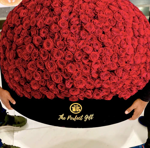 Luxury 1000 Roses - Next Day Flower Delivery to UAE - Valentine Gifts ...