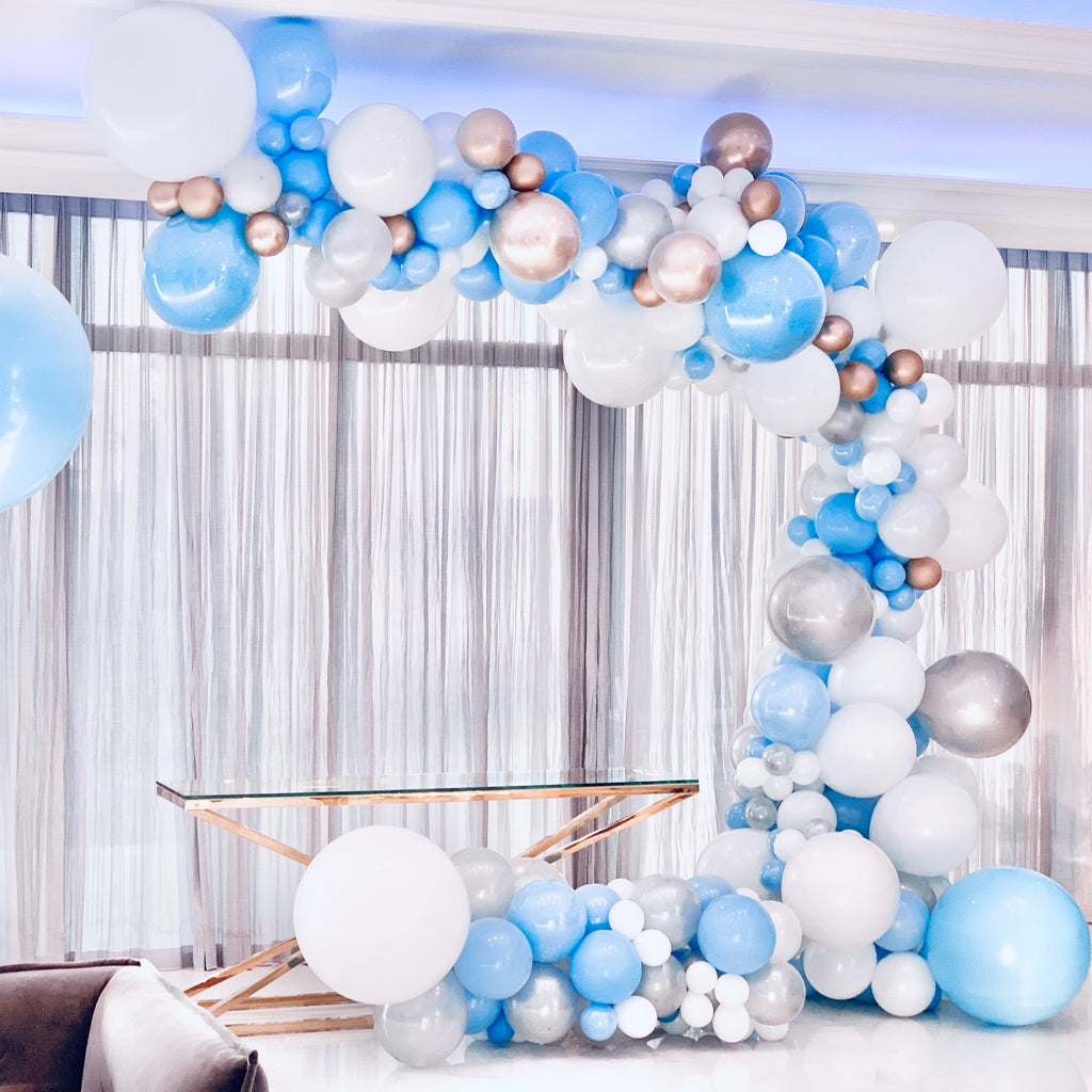 Decoración de globos de revelación de género - Baby Shower - Entrega en  Dubái – The Perfect Gift® Dubái