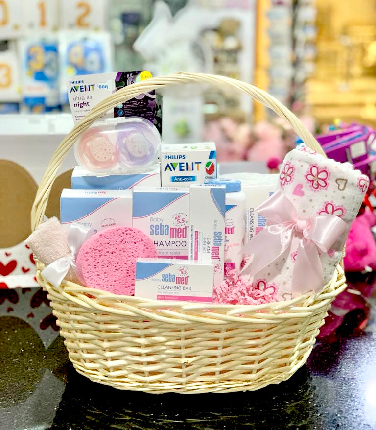 Caja de regalo para niña recién nacida - Ordene en línea - ¡Entrega el  mismo día a Dubái! – The Perfect Gift® Dubái