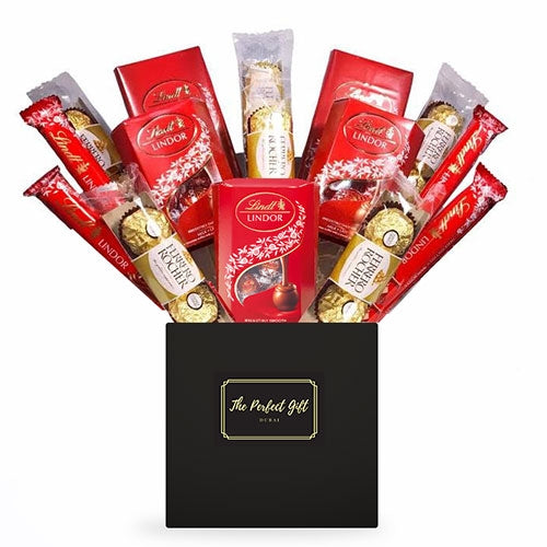 Bouquet de chocolat – Mars Celebrations chocolat avec Ferrero Rocher et  roses rouges – Coffret cadeau fleurs et chocolats – Cadeaux de chocolat  pour femme – Bouquet de chocolat personnalisé pour elle : :  Epicerie