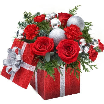 Christmas Roses in a Gift Box - Dubai