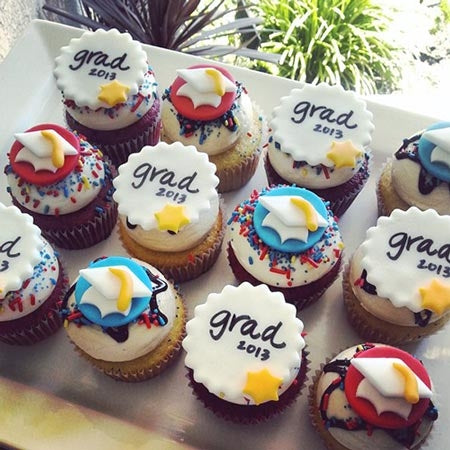 Order Graduation Cupcakes Online UAE