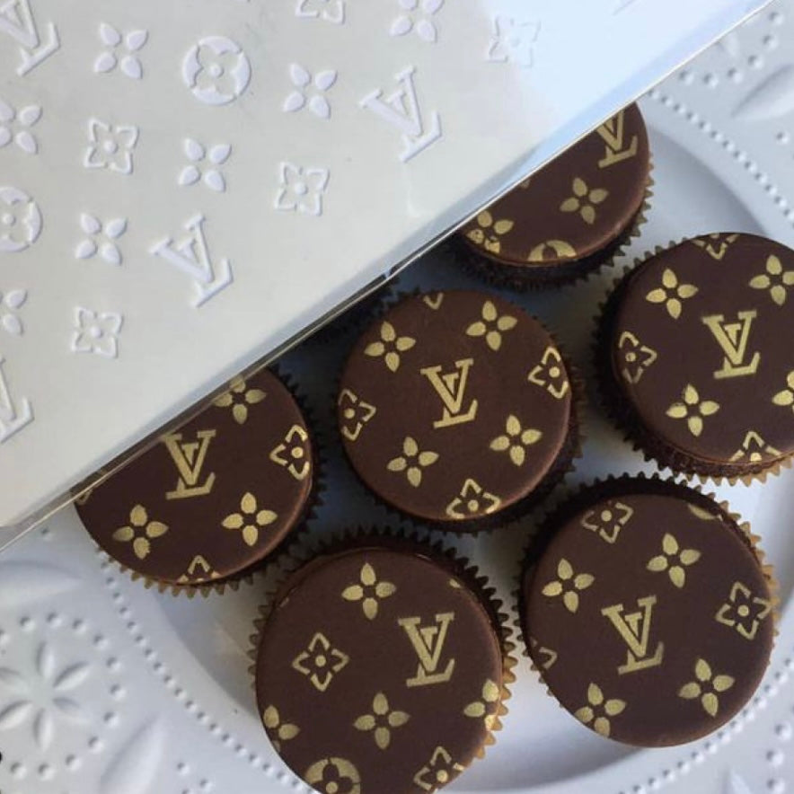Louis Vuitton cookies  Birthday cupcakes for women, Birthday cookies,  Birthday cupcakes