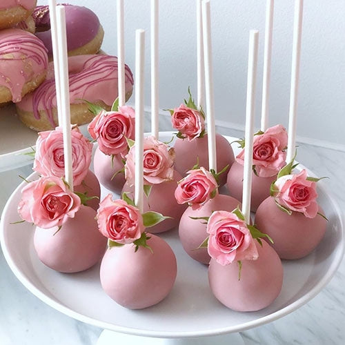 Rose cake pops - Decorated Cake by Tali - CakesDecor