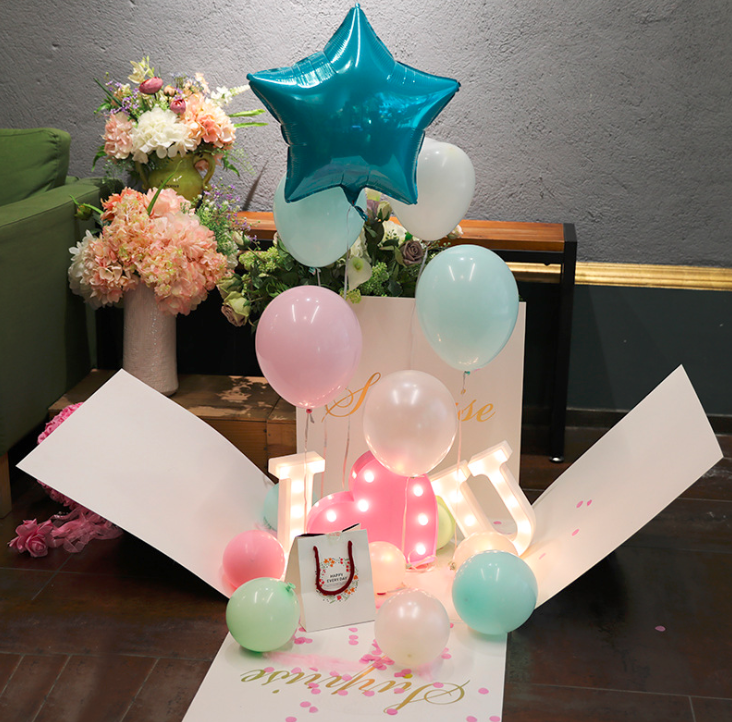 Caja sorpresa con globos de cumpleaños - Entrega en Dubái - Compra en línea – The Gift® Dubái