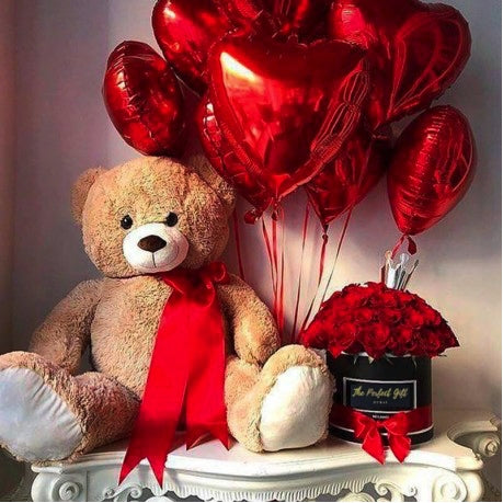 Peluche grande con caja de 30 rosas y 10 globos de corazón